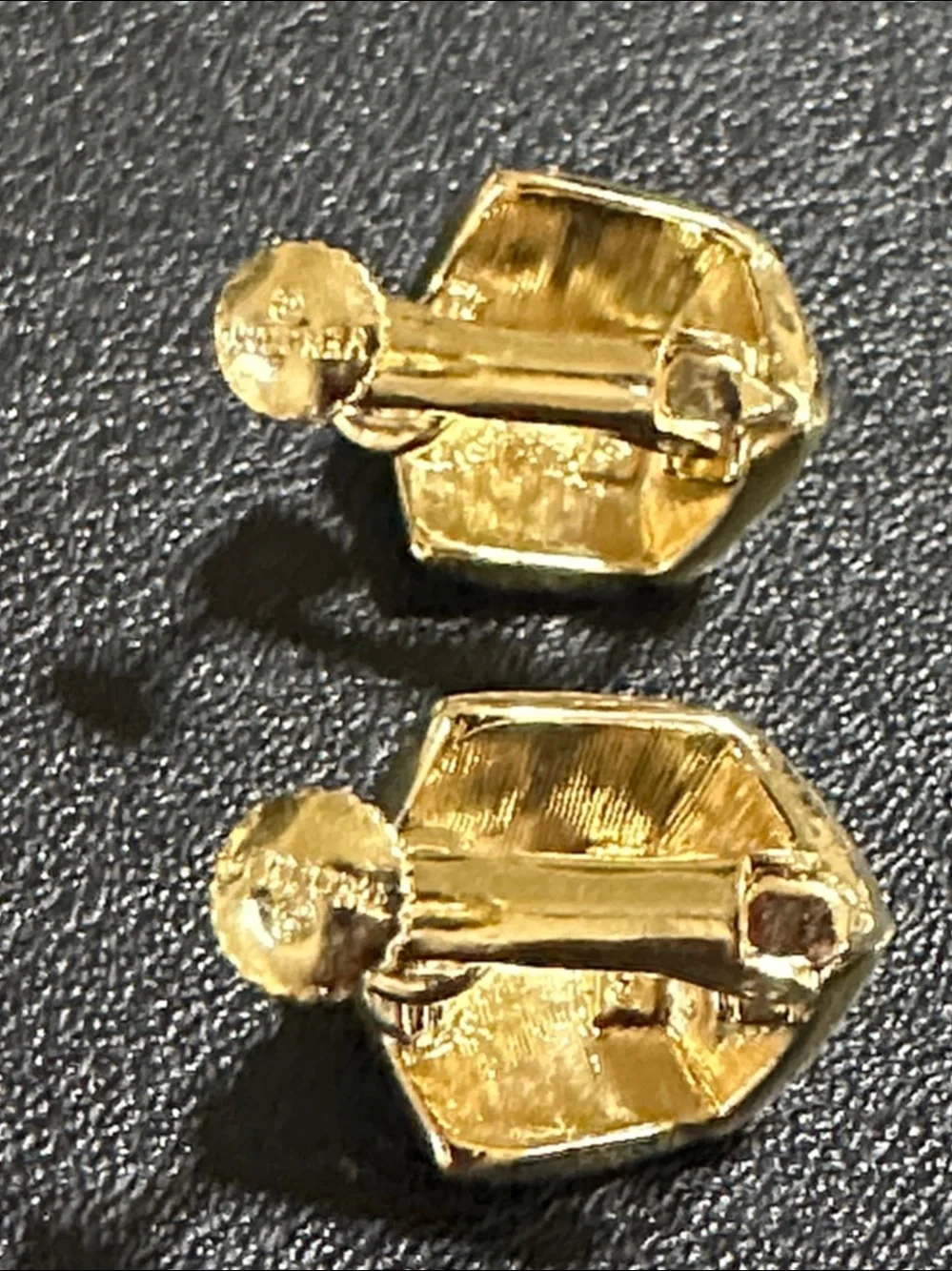Vendome Pat.No. 3.176.465 VTG Gold Tone Adjustable Screw Back Clip On Earrings